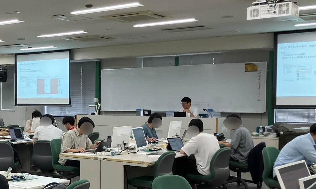 FPGA設計教育演習の講義・演習の様子