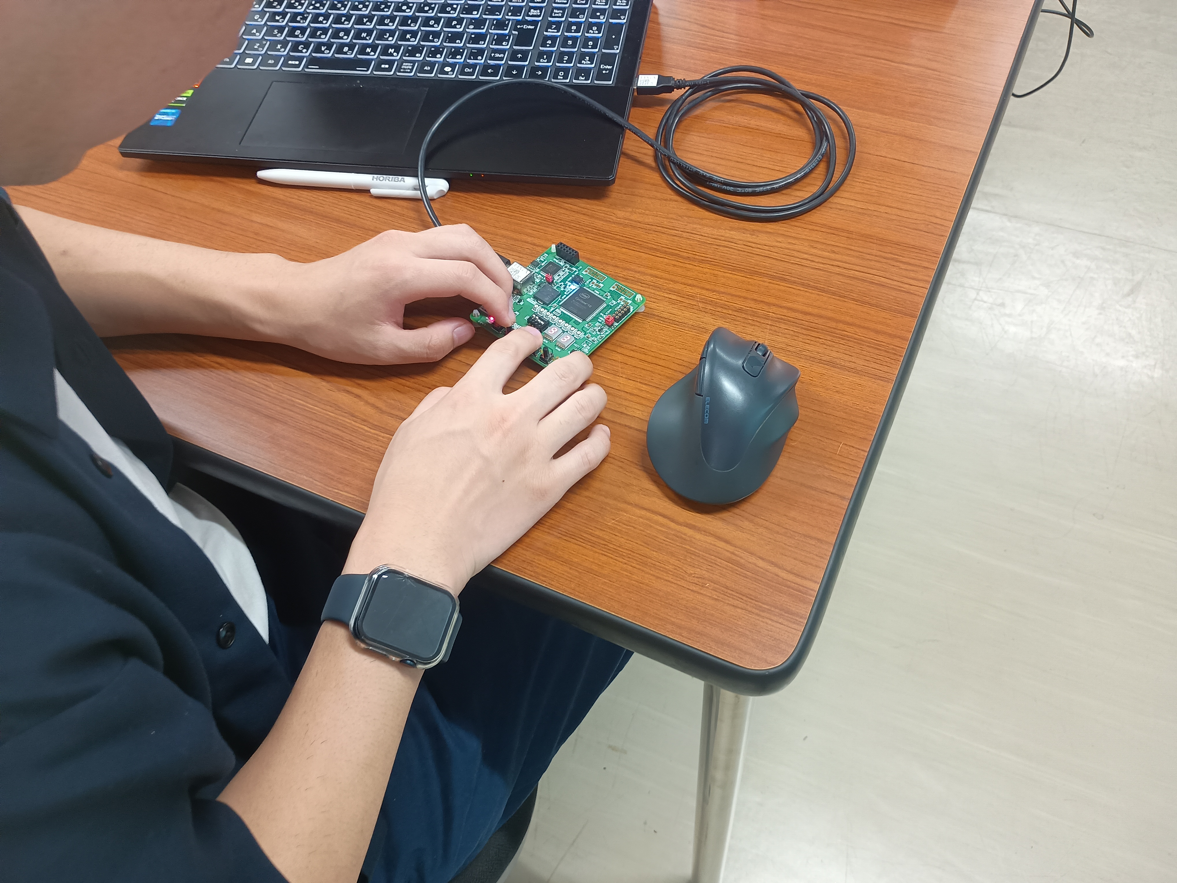 FPGAボードを用いた実習の様子